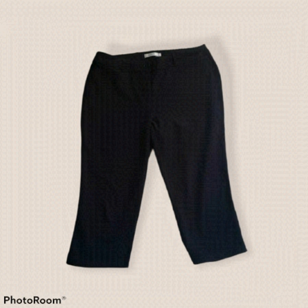 𝅺3 for $25 Ricki's black ladies Capri pants 6